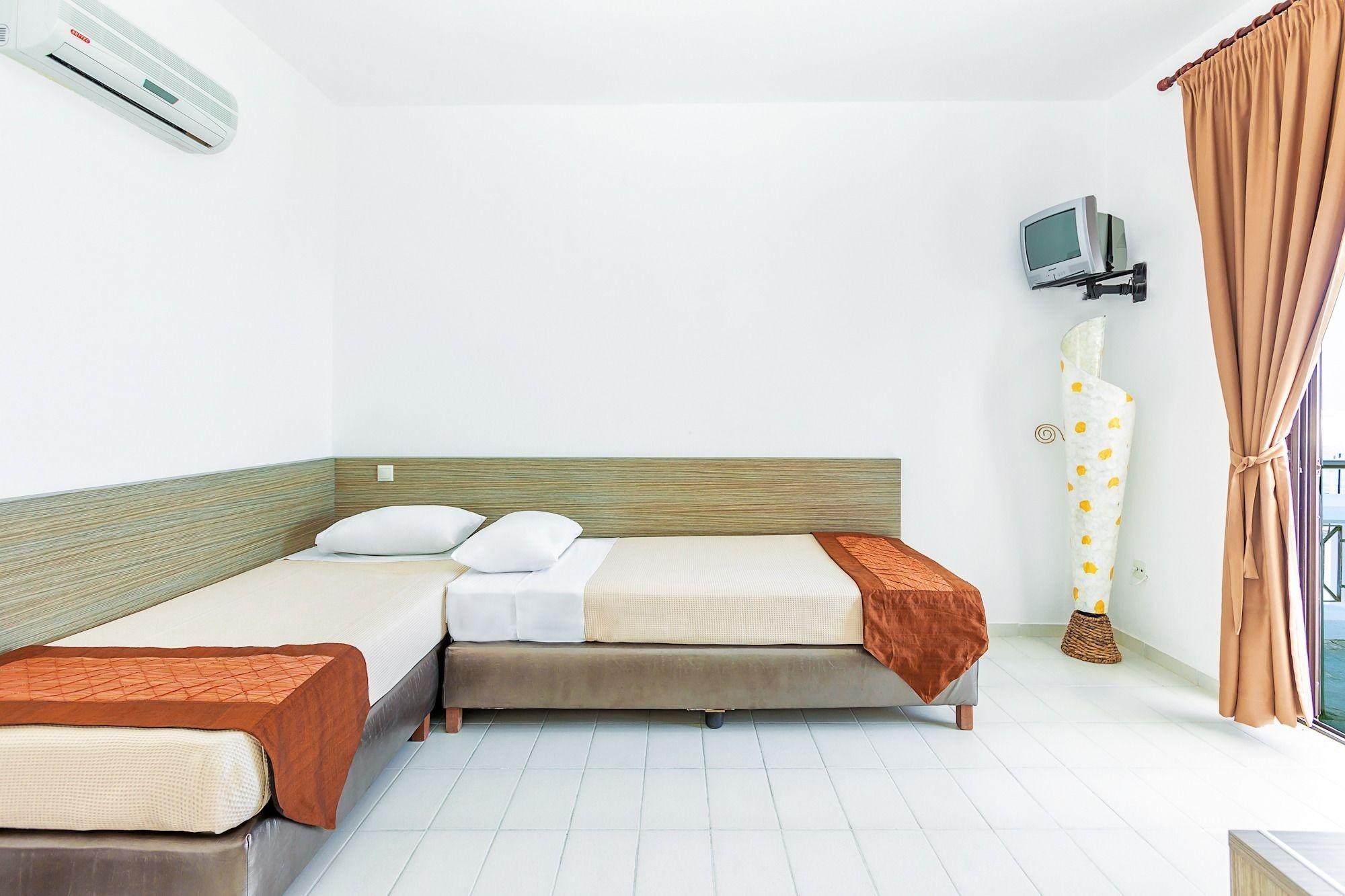 Xenios Dolphin Beach Hotel Possidi Exterior photo